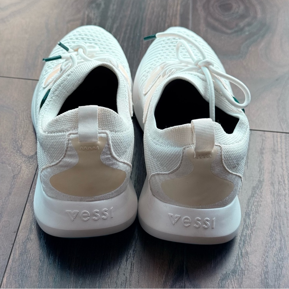 Vessi Everyday 2.0 Sneakers – Size W8 – Polar White – Waterproof - Picture 6 of 8